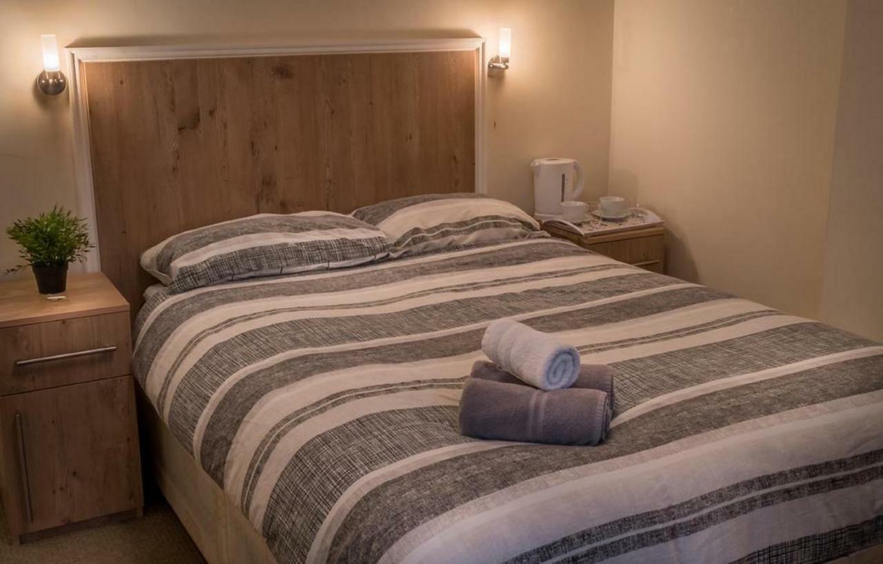 Acton Hill Hotel イーリング エクステリア 写真