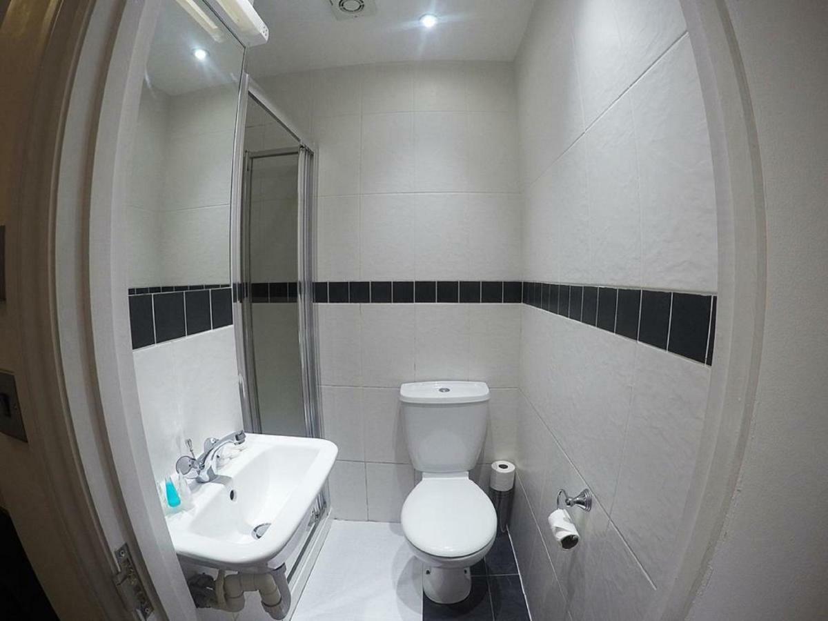 Acton Hill Hotel イーリング エクステリア 写真