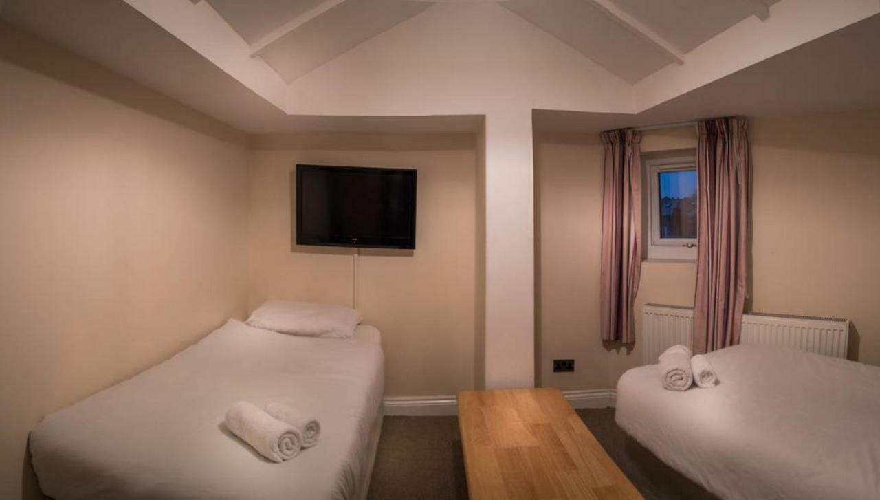 Acton Hill Hotel イーリング エクステリア 写真