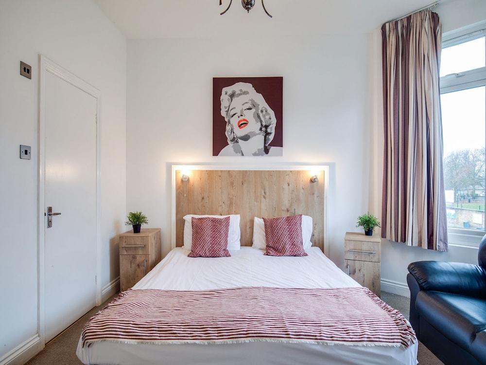 Acton Hill Hotel イーリング エクステリア 写真